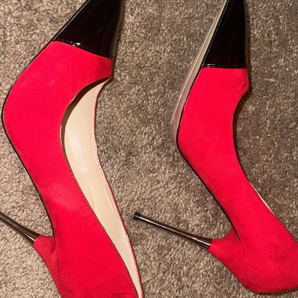 Woman High Heels - Picture 4 of 6